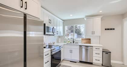 Centrally Located Lakewood Duplex - Large Fenced Yard - Family Retreat