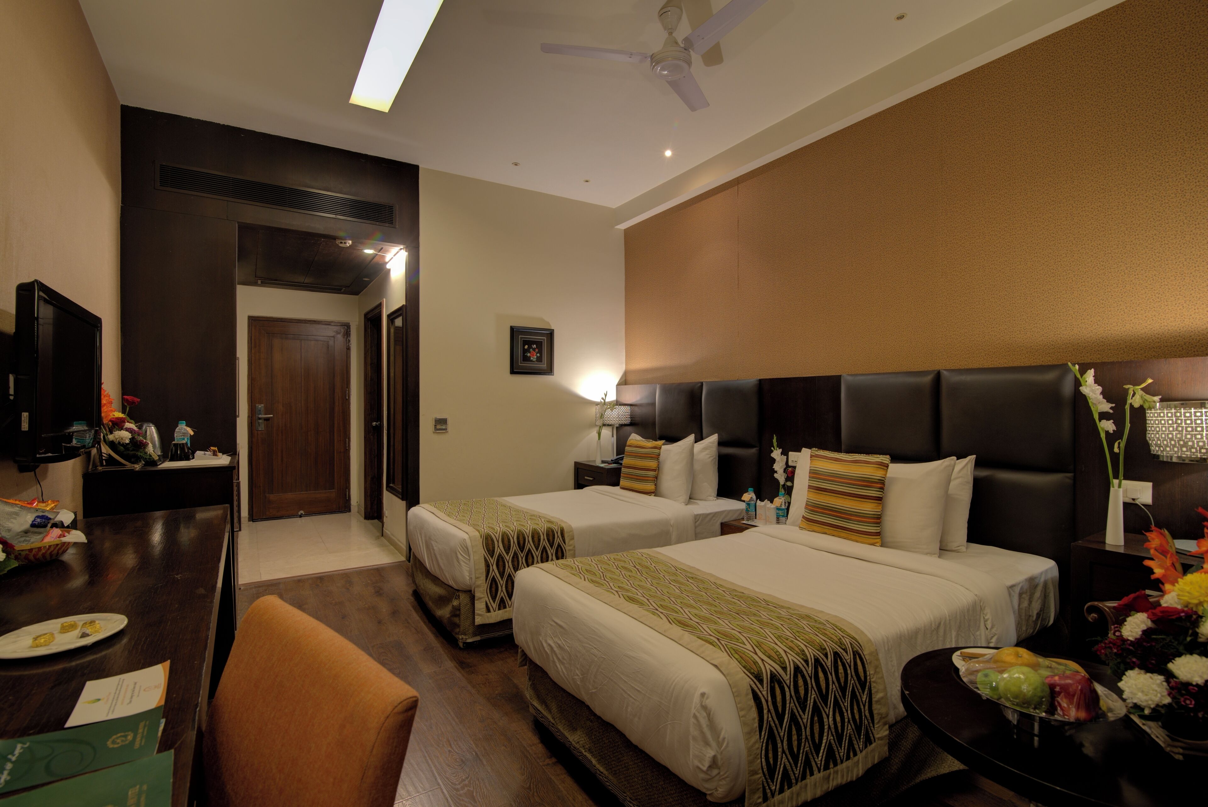 Rom – premier | 1 soverom, sengetøy av topp kvalitet og skrivebord