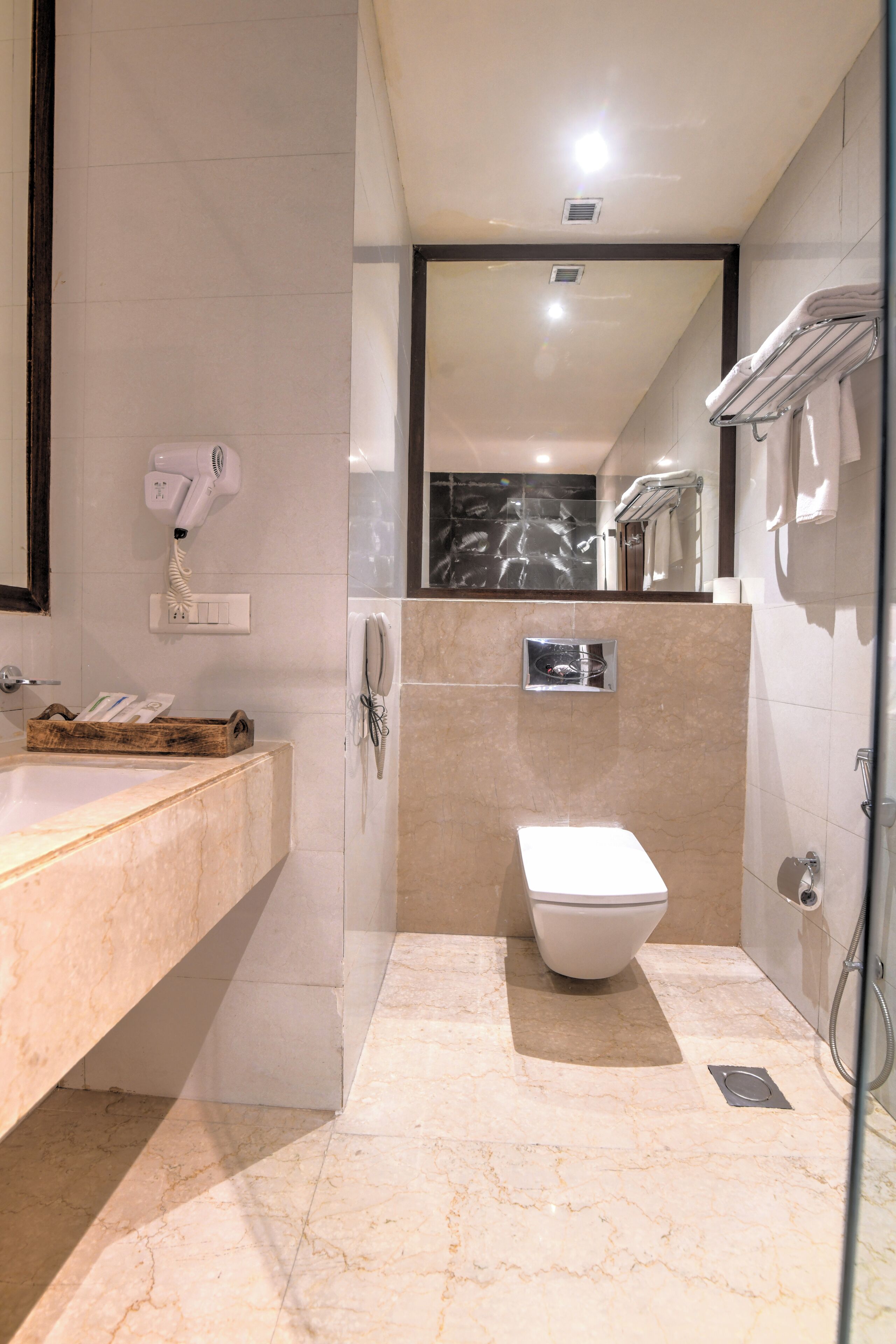 Premier Double Room | Bathroom | Combined shower/tub, rainfall showerhead, free toiletries, hair dryer