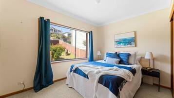 3 Schlafzimmer, Schreibtisch, Bügeleisen/Bügelbrett, kostenloses WLAN