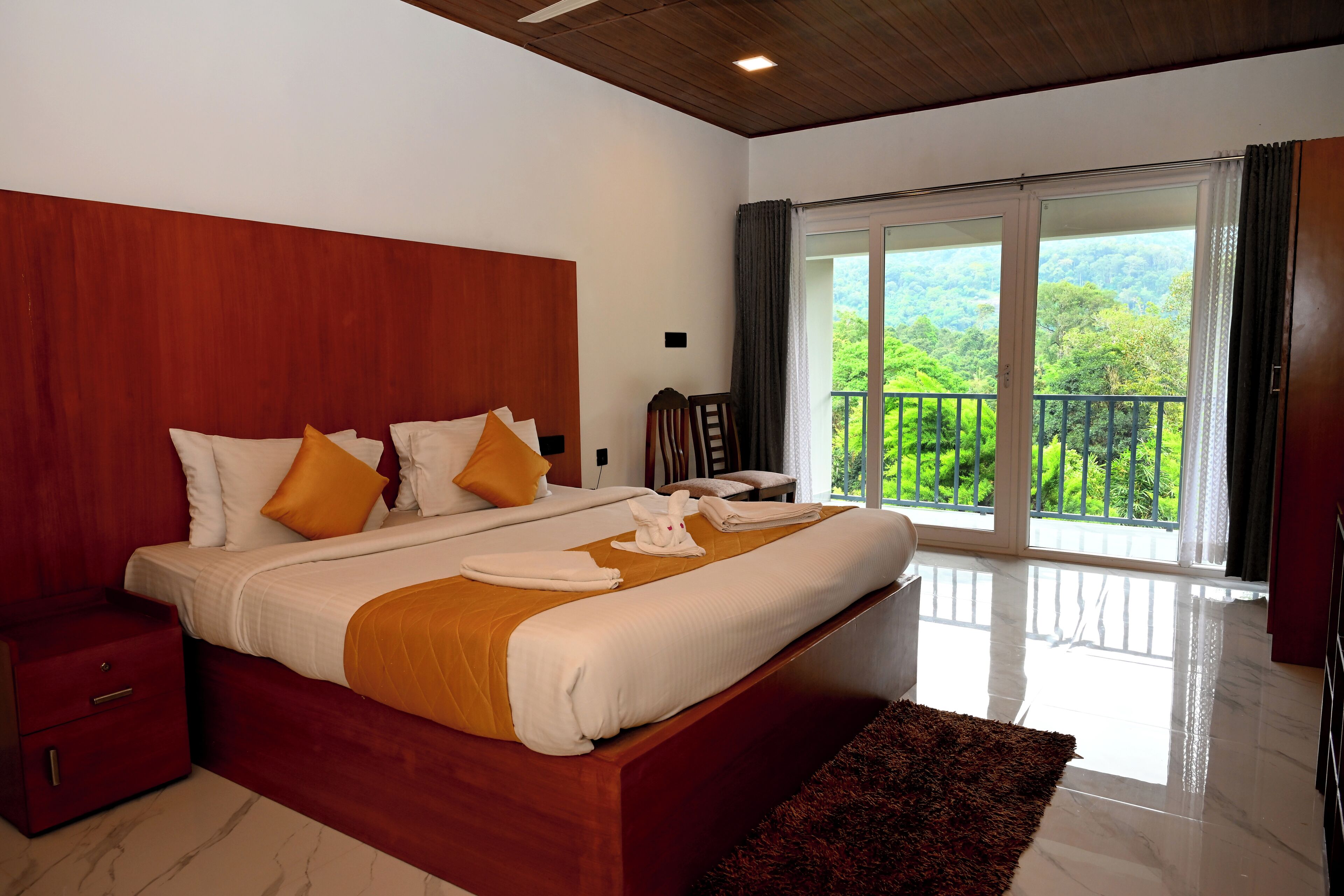 Select Comfort beds, desk, iron/ironing board, free WiFi