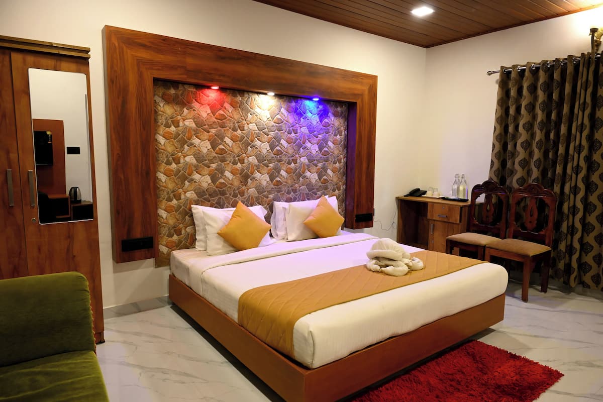 Honeymoon Villa | 1 bedroom, Select Comfort beds, desk, iron/ironing board