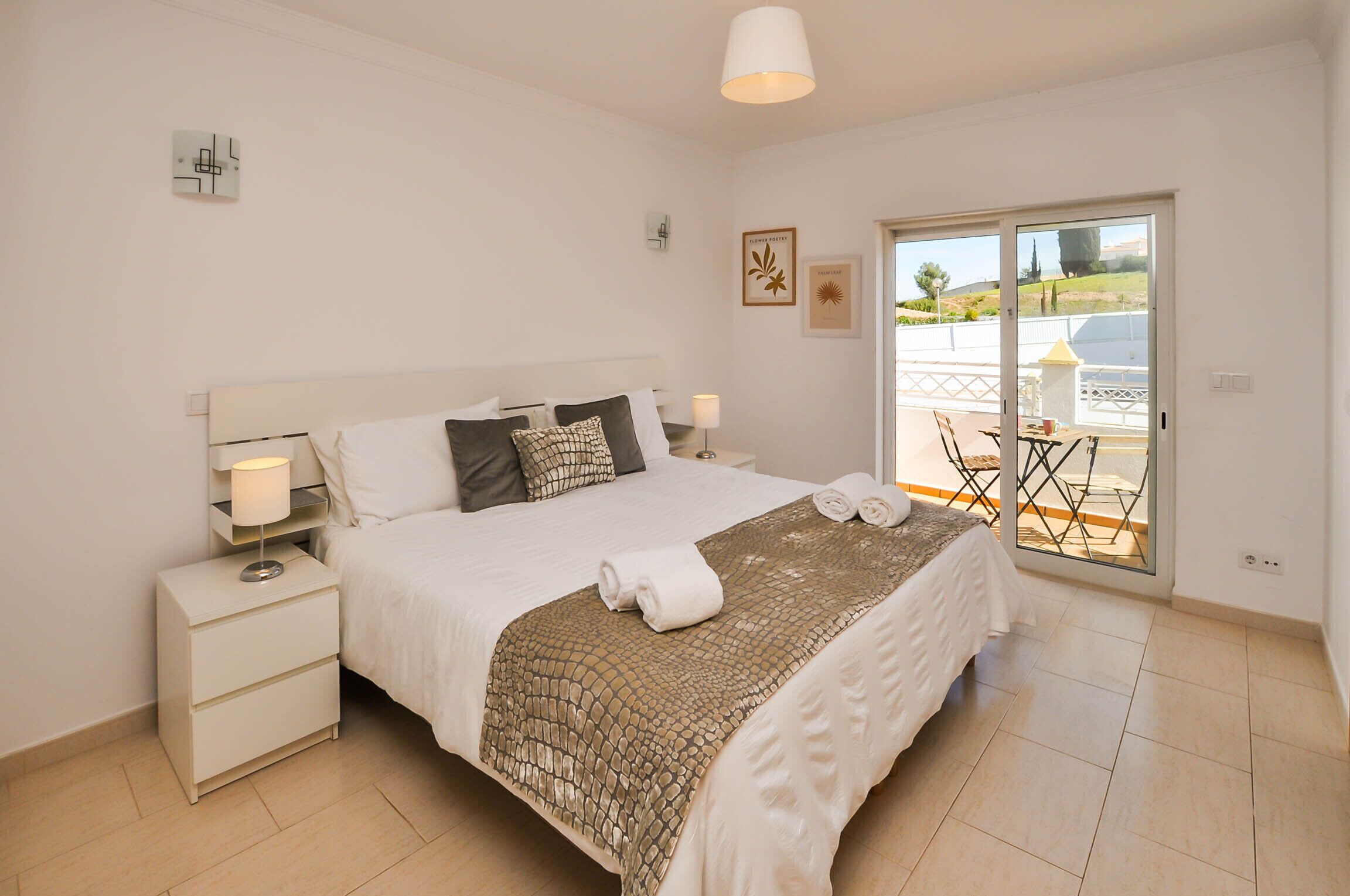 2 Schlafzimmer, Zimmersafe, Bügeleisen/Bügelbrett, kostenloses WLAN