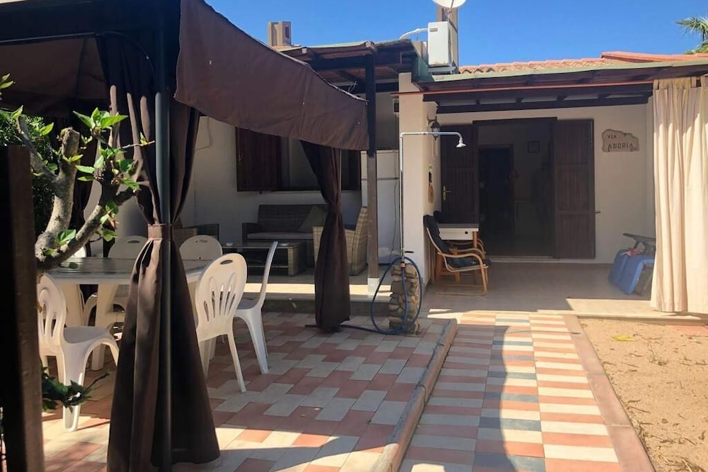 Beautiful family villa 10 minutes from the beach!