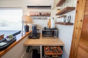 Fridge, microwave, coffee/tea maker - New! The Buffalo-Shipping Container in Alpine (Alpine)