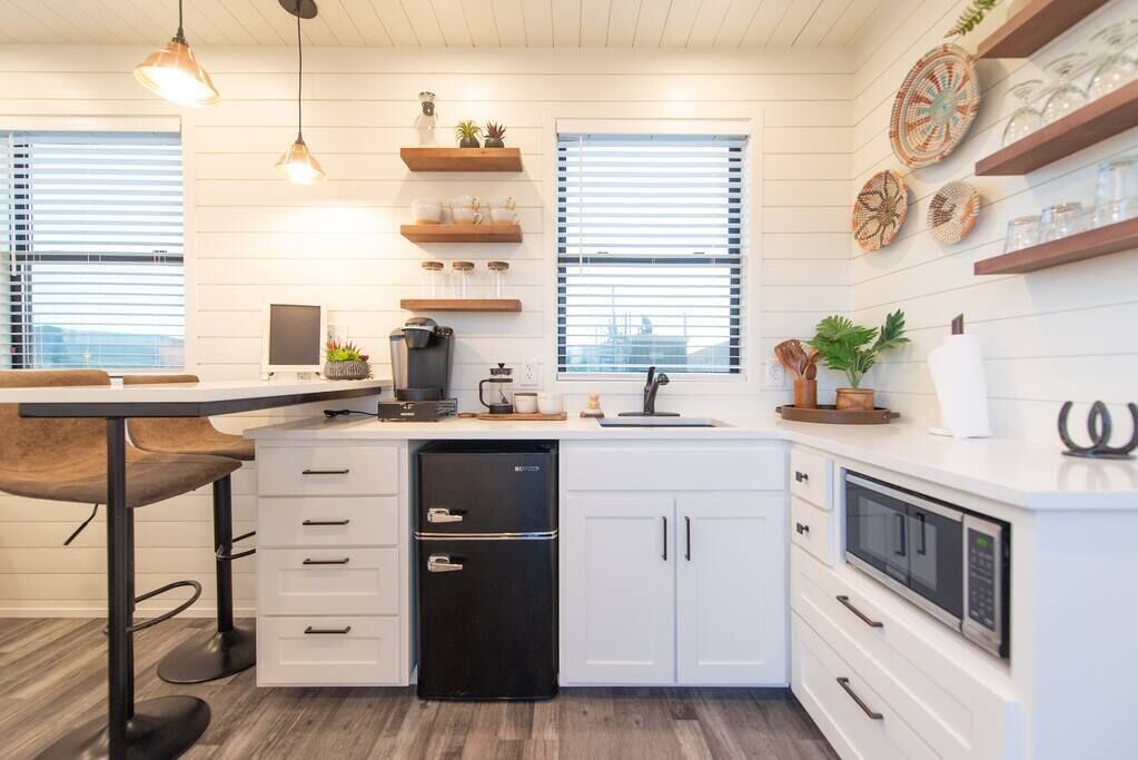 New! “Southwest” Shipping Container-In Alpine