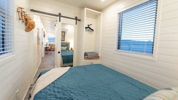 1 dormitori, planxa i posts de planxar, wifi i roba de llit