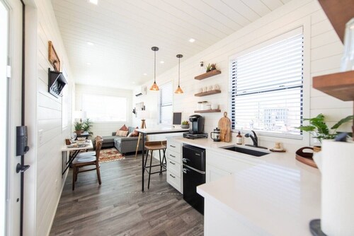 The Longhorn Stunning Container Home-In Alpine