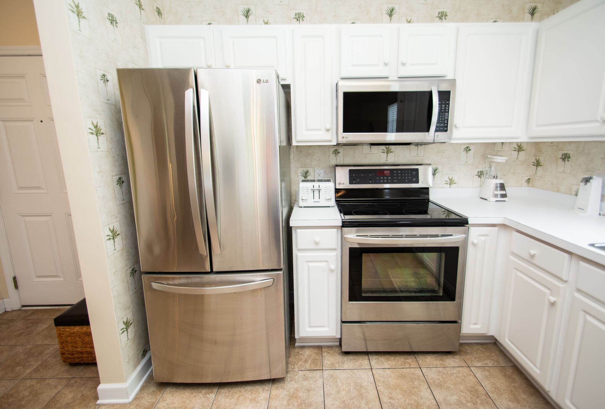 Resort-style 2Br/2Ba condo in Resort area very well appointed and spacious!