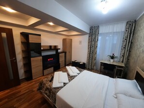 1 habitación, escritorio, wifi gratis y ropa de cama 