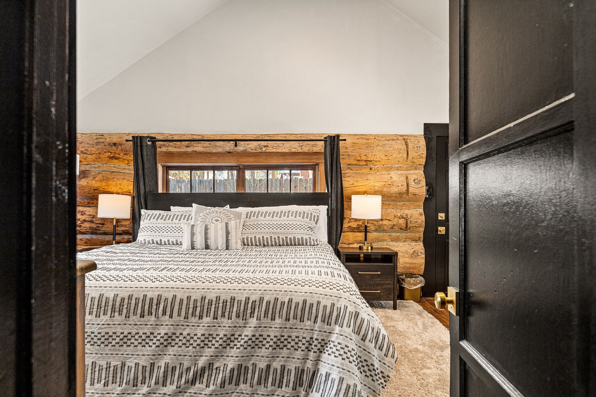 Summit Hideaway | Original Log Cabin