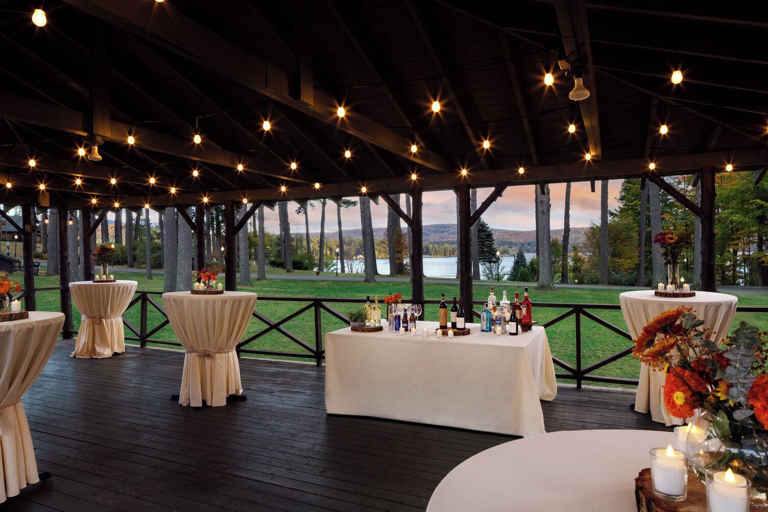 منطقة خارجية لإقامة الولائم والاحتفالات