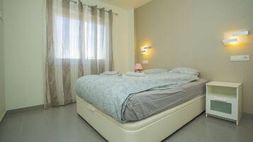 2 slaapkamers, een strijkplank/strijkijzer, gratis wifi, beddengoed