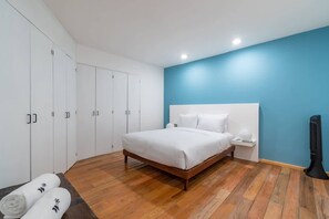 2 chambres, fer et planche à repasser, lit parapluie, Wi-Fi