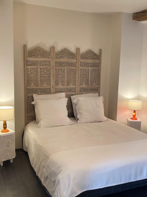 Soundproofing, free WiFi