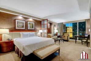 Caja de seguridad en la habitación y escritorio 