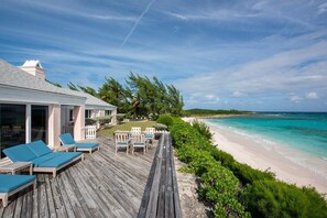 Property grounds - Palm Hill House 4 Bedroom Home (Greencastle)