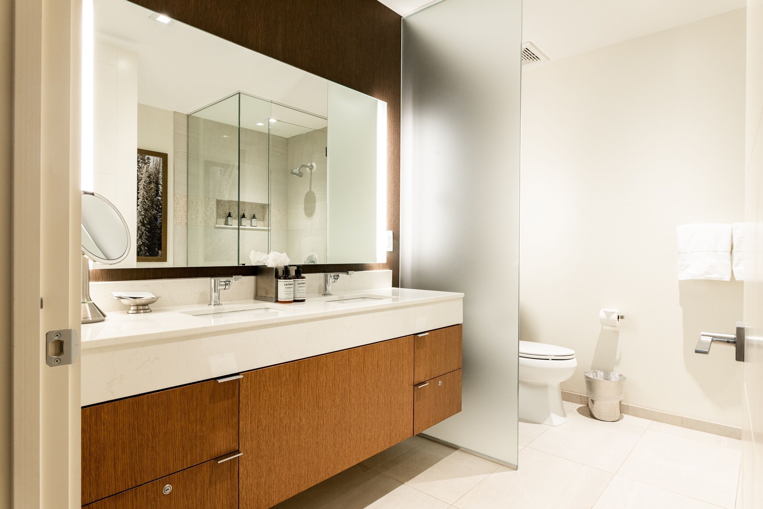 Mountain Modern 3 Bedroom Condo, Sleeps 10! 3 Condo by Redawning