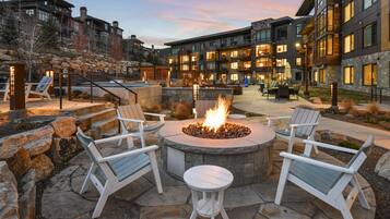 Kondominium, 3 kamar tidur | Tempat makan outdoor