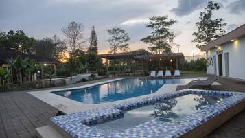 Outdoor pool, pool loungers