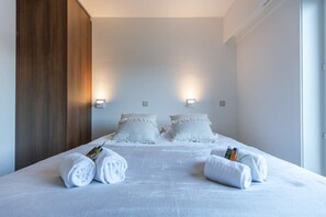2 habitaciones, tabla de planchar con plancha, wifi y ropa de cama