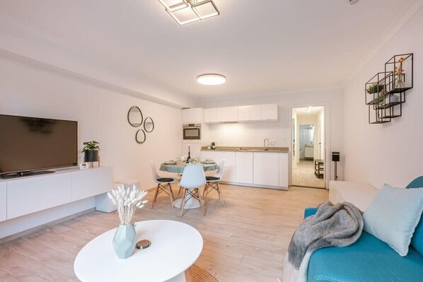 TV, DVD-spiller og kontorer