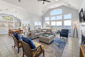 TV - Catch N Relax: Soundfront | Pool/Hot Tub (Corolla)