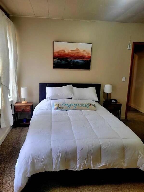 2 bedrooms, iron/ironing board, bed sheets