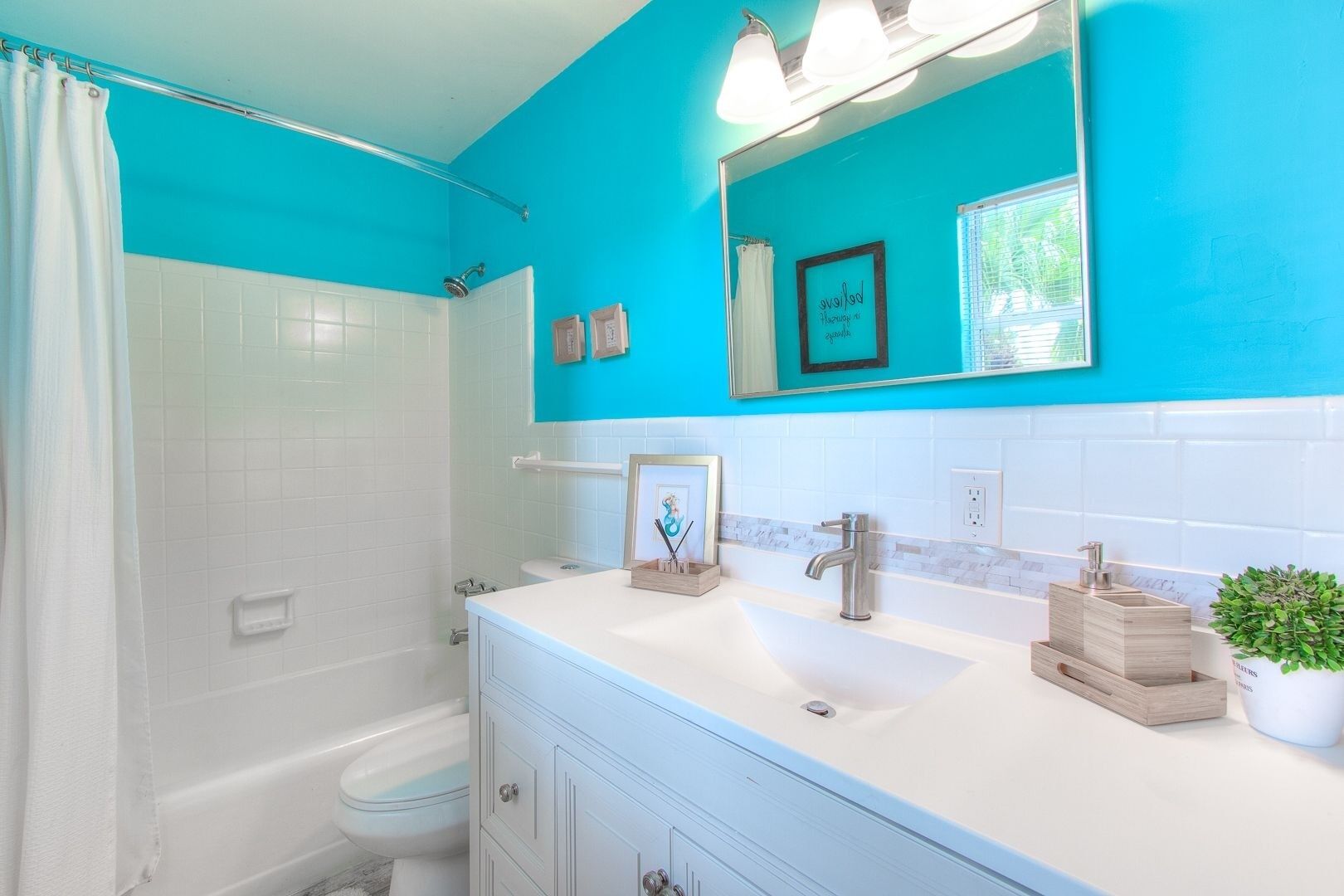 Bay Watch #3 - Weekly Beach Rental 1 Bedroom Apts by Redawning