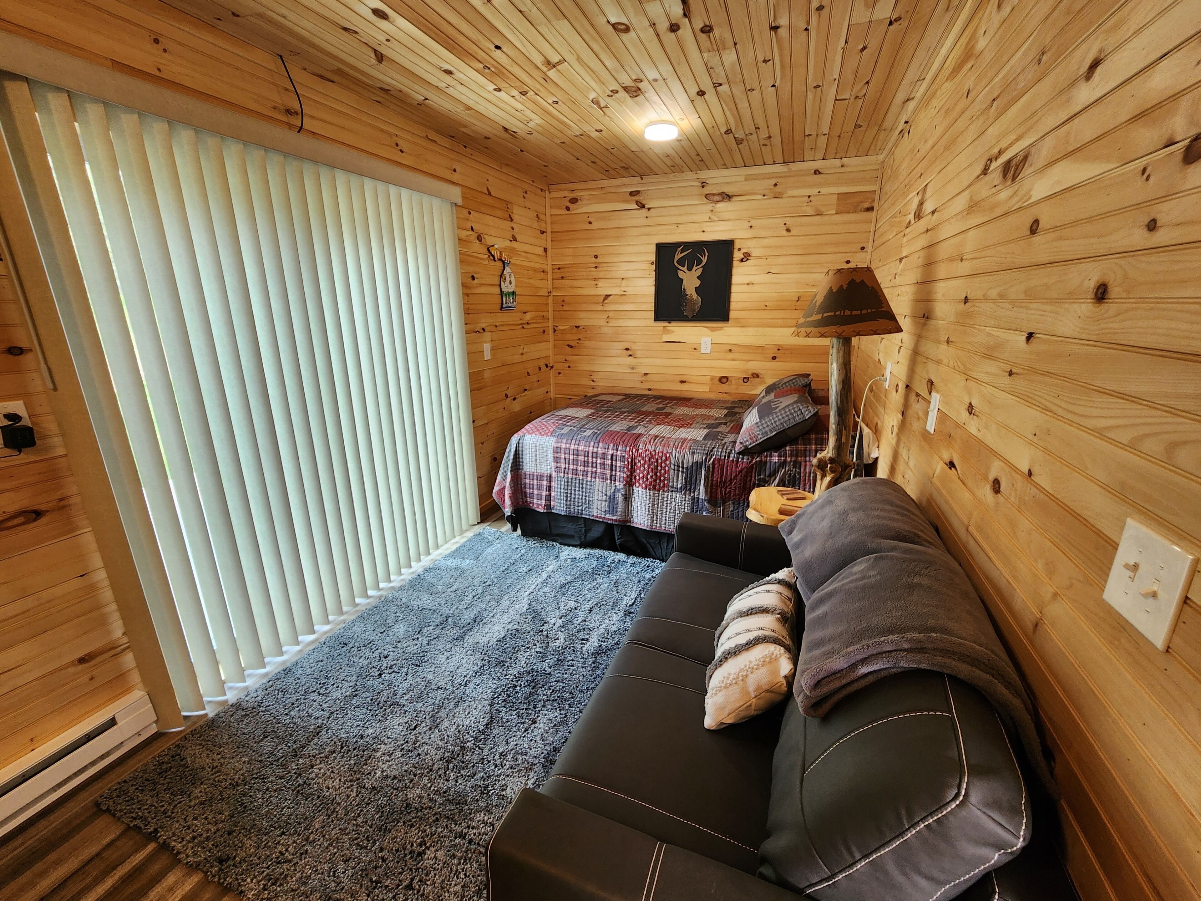 BARNDOMINIUM  "Knotty Pines Cabin", Minutes from ORV Trails.