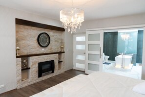 5 camere, una scrivania, ferro/asse da stiro, Wi-Fi