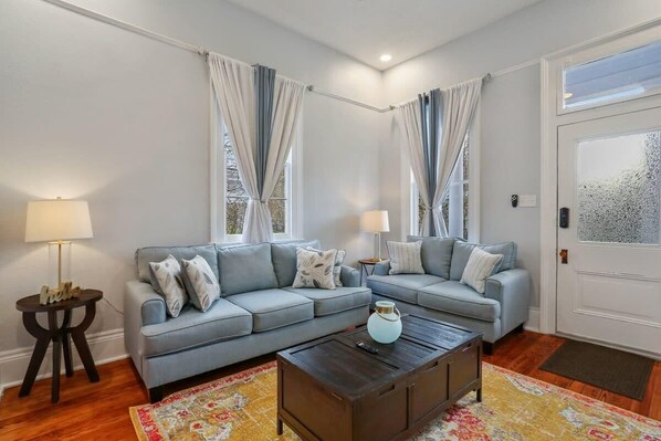 Téléviseur, bureau