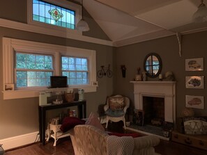 Interior - Beautiful Farm Home (Bowling Green)