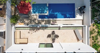 Charming Home - Walking Distance to the Beach