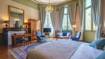 Literie de qualité supérieure, surmatelas, minibar