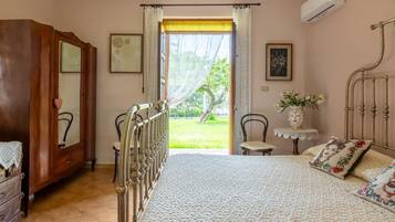 3 bedrooms, free WiFi, bed sheets, wheelchair access