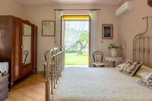 3 bedrooms, free WiFi, bed sheets, wheelchair access
