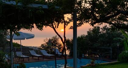 Villa in the countryside with pool