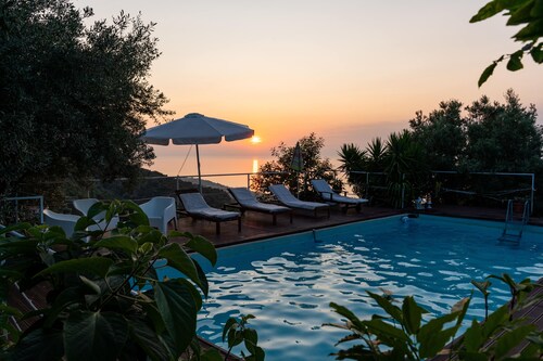 Villa in the countryside with pool