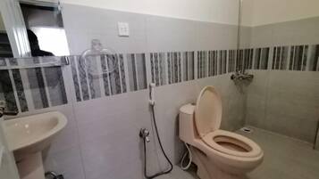 Deluxe Double Room | Bathroom