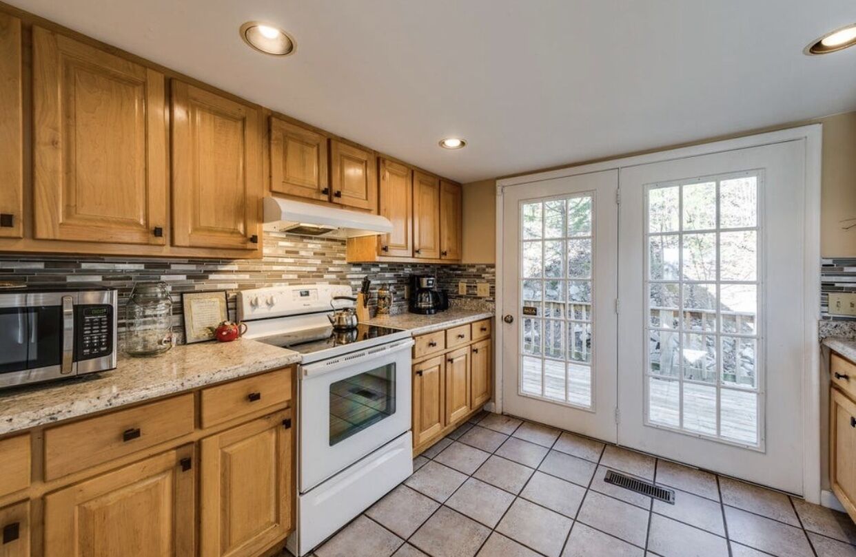 Sunrise Manor- Jacuzzi + Lakeviews