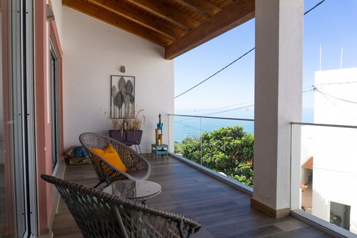 House with garden, 3 minute walk to the Beach