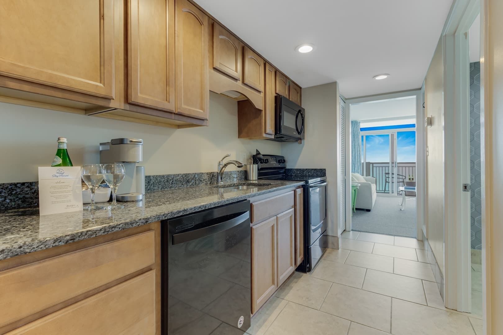 Parrot-ise by StayMareni | Oceanfront 1Bed/1Bath