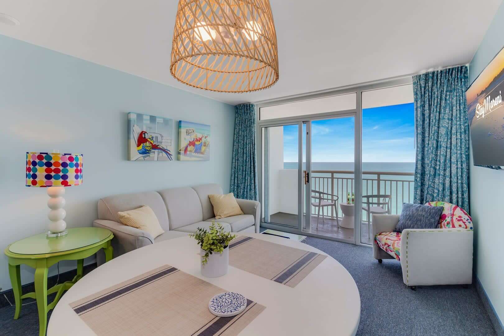Parrot-ise by StayMareni | Oceanfront 1Bed/1Bath