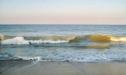 Entire Townhome (3 miles to Bethany Beach)