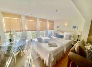 4 chambres, fer et planche à repasser, accès Internet