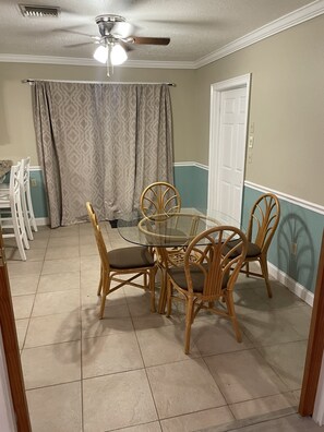 Dining - Full House - Sleeps 8 (Port Charlotte)