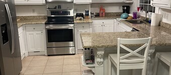 Full House - Sleeps 8