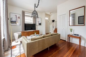 TV, offices - Wonderland (Atlanta)