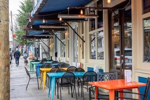Outdoor dining - Wonderland (Atlanta)